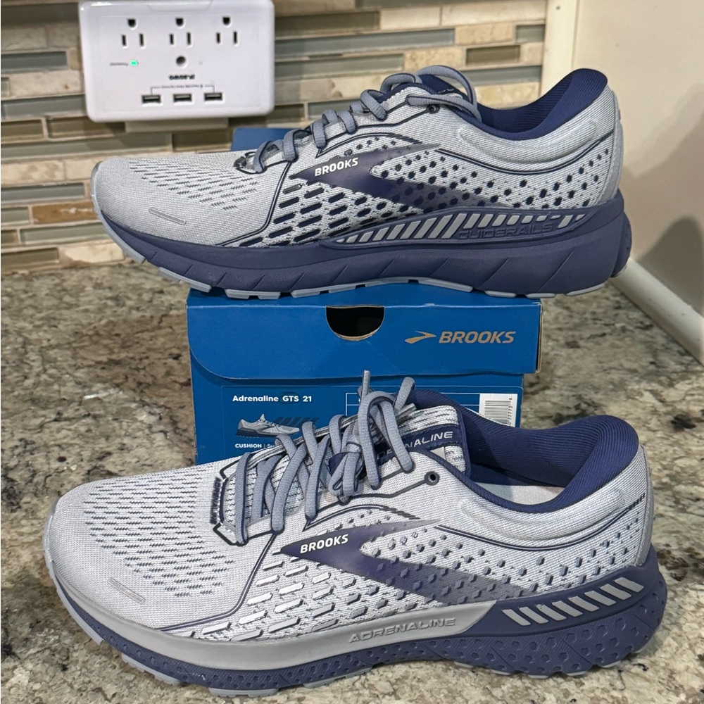 New Books Adrenaline GTS 21 Men’s Size 8.5 Running Shoe Sneakers Navy Blue